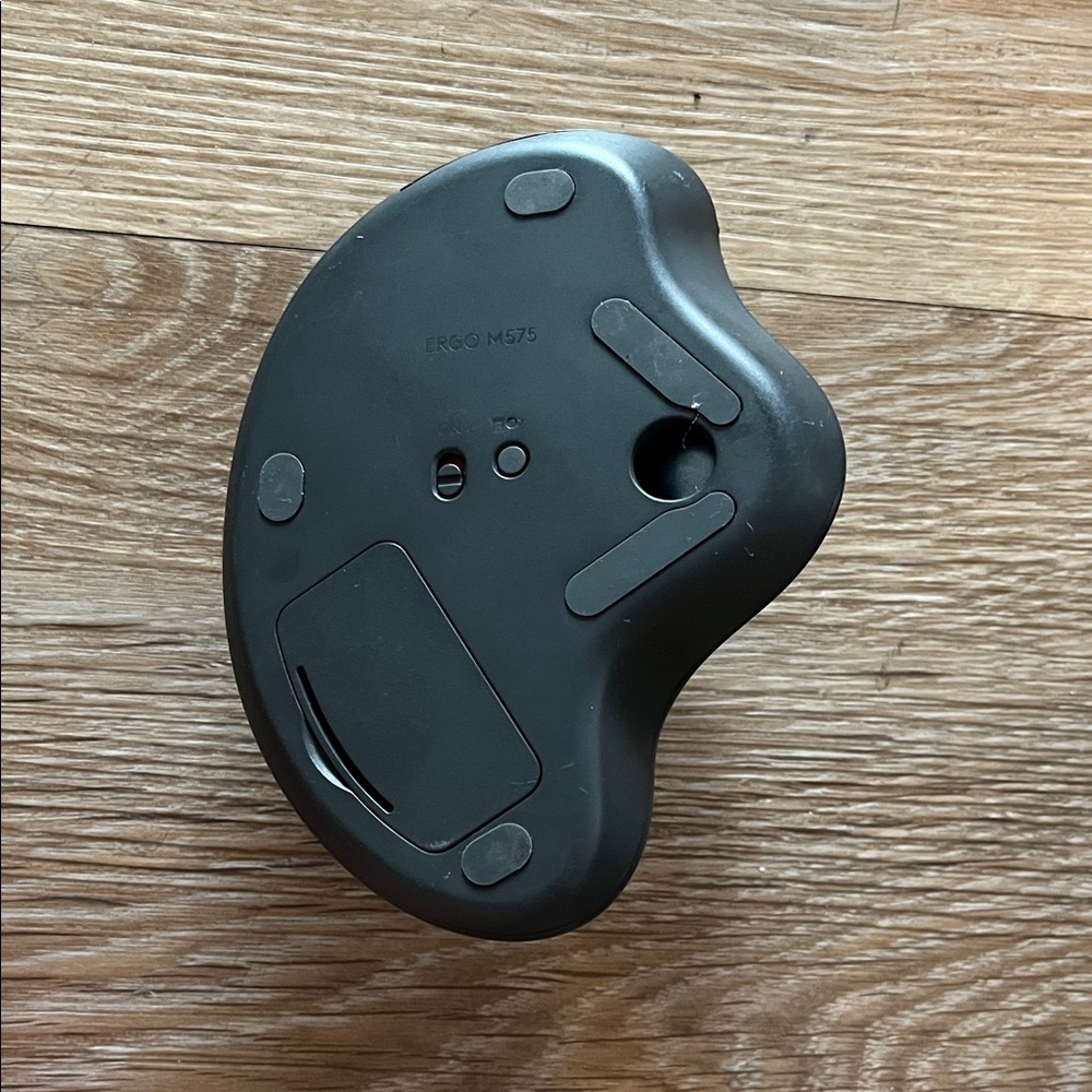 Logitech ERGO M575 wireless trackball mouse - Picture 3 of 4